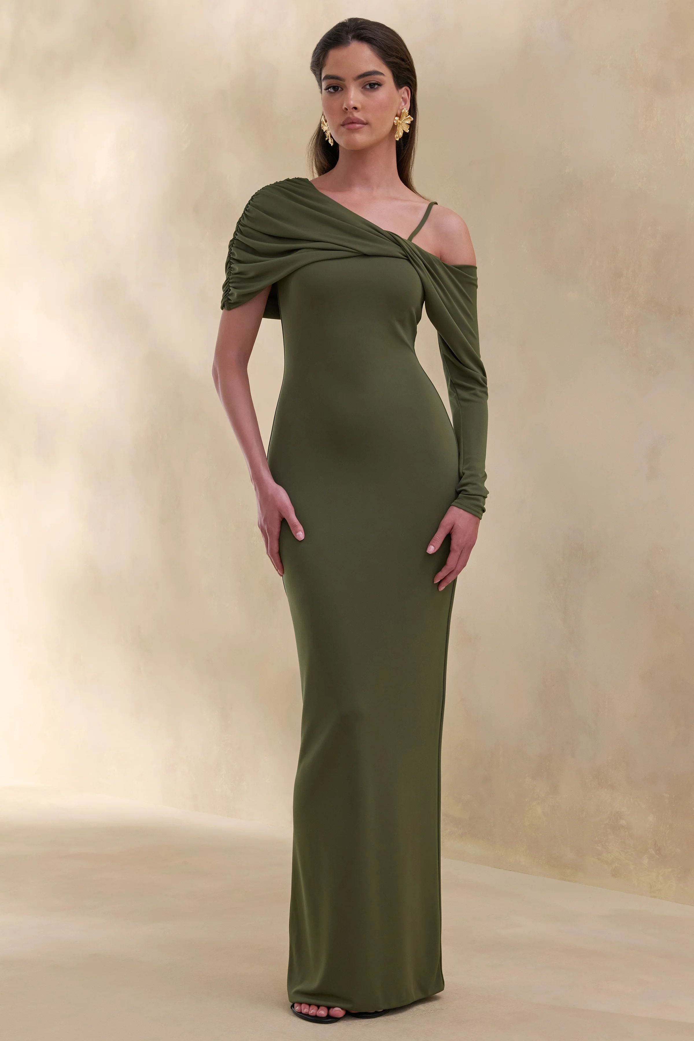 Silvaria | Robe longue olive à encolure asymétrique torsadée - Image 3