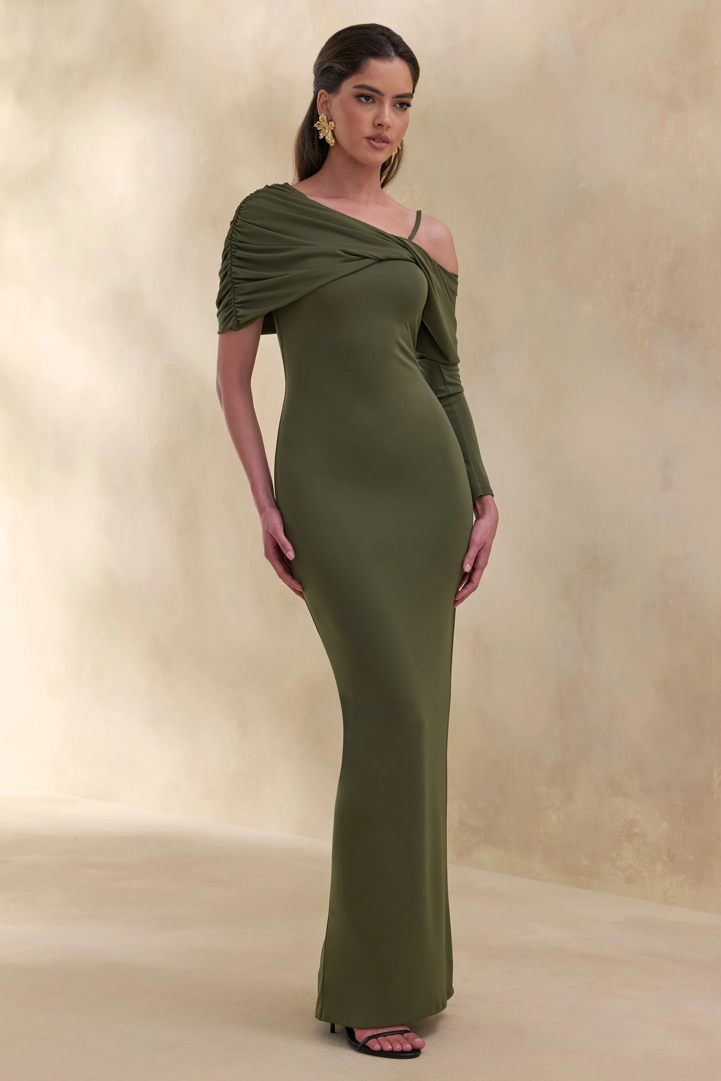 Silvaria | Robe longue olive à encolure asymétrique torsadée - Image 7