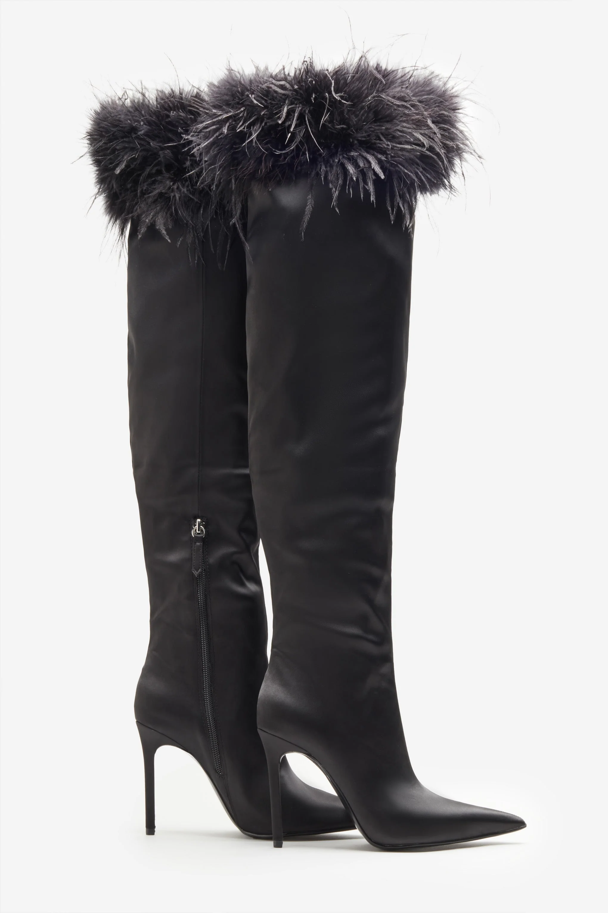 Soho | Bottes noires en satin à bouts pointus et bordure de plumes - Image 3