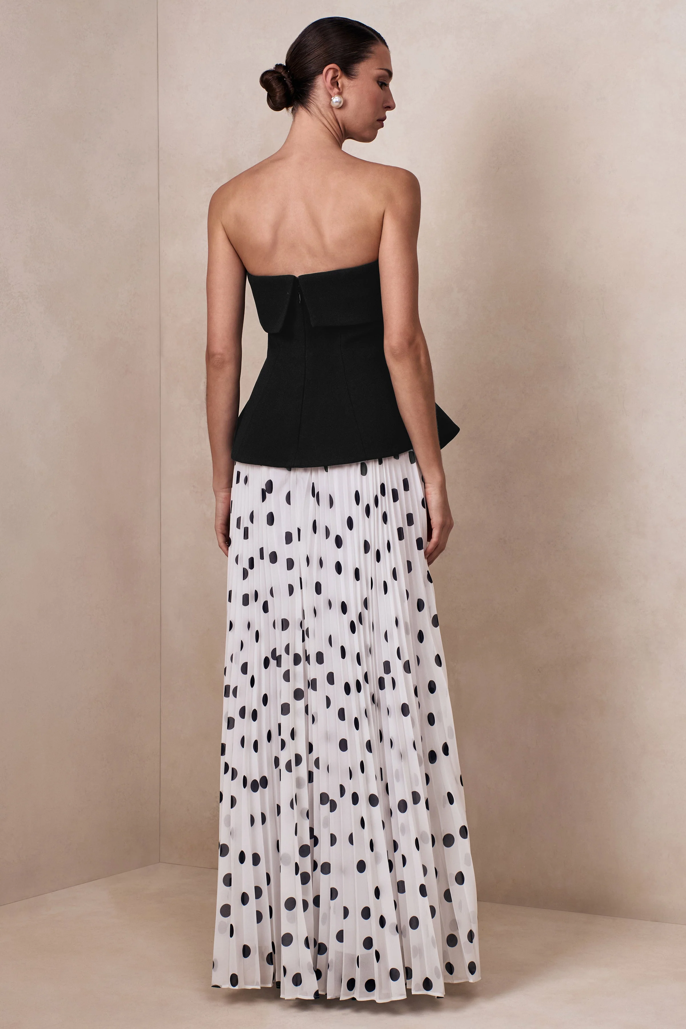 Stellara | Robe longue corset bandeau noire et blanche à pois avec jupe transparente - Image 3
