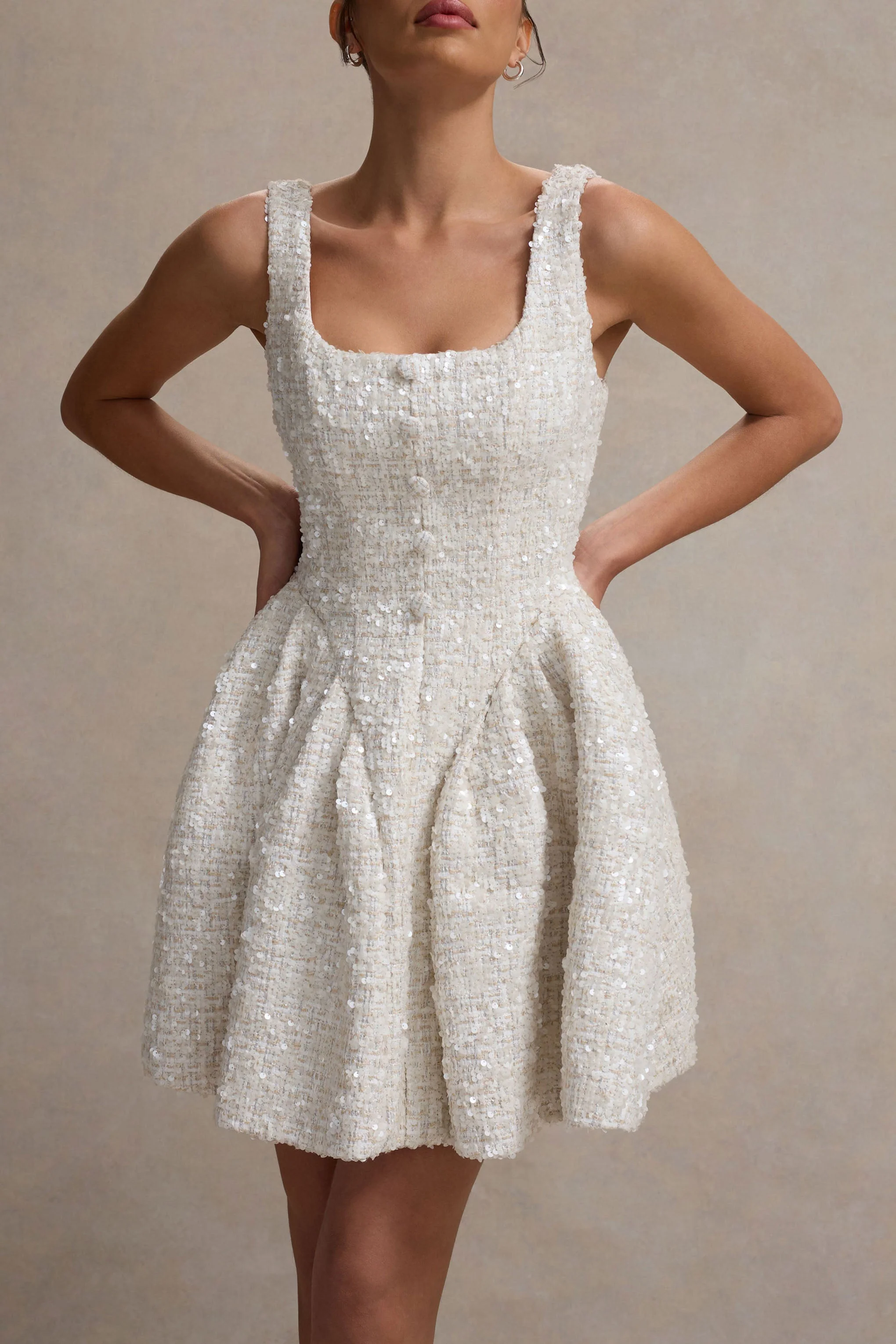 Sugar Plum | Robe Mini à Encolure Carrée en Bouclé Crème - Image 3