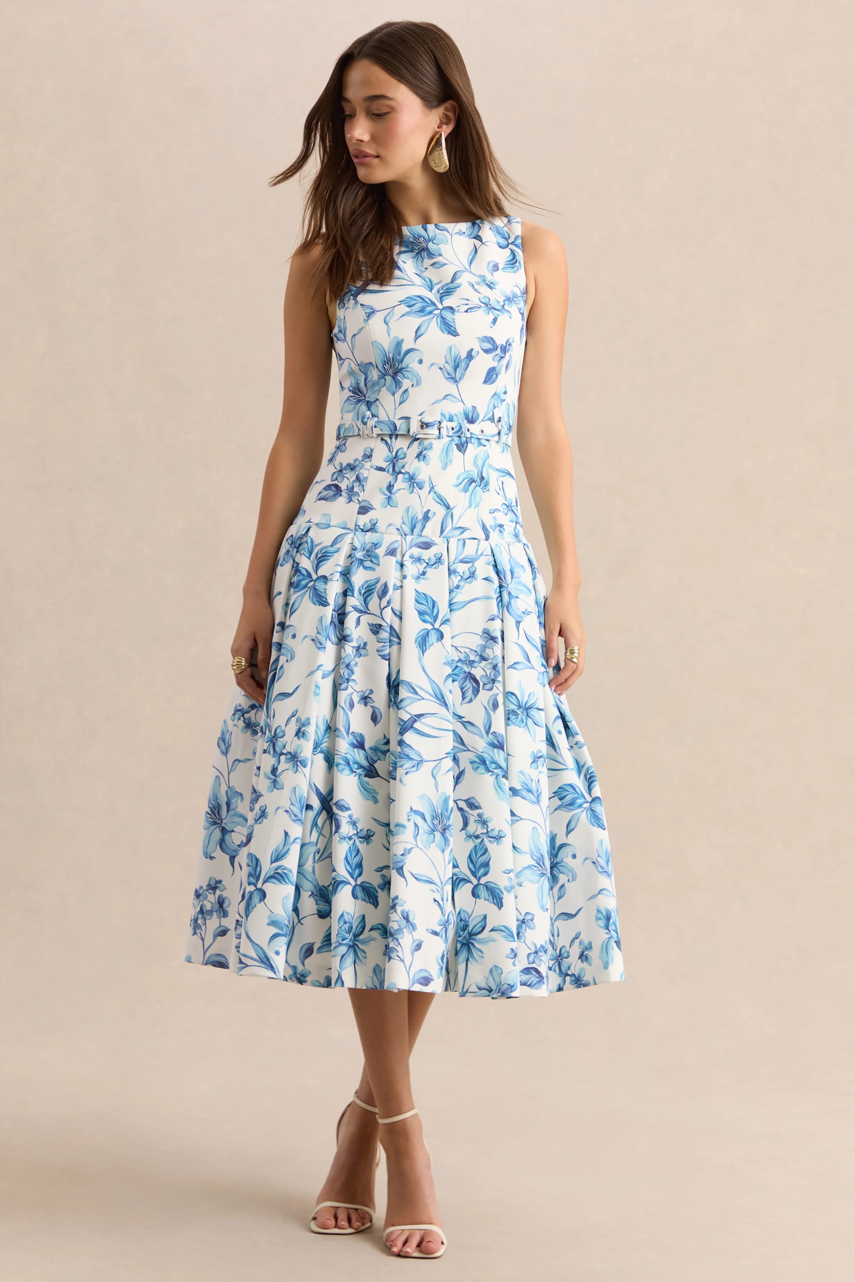 Sunnira | Robe mi-longue à imprimé porcelaine bleu avec encolure bateau et taille basse - Image 4
