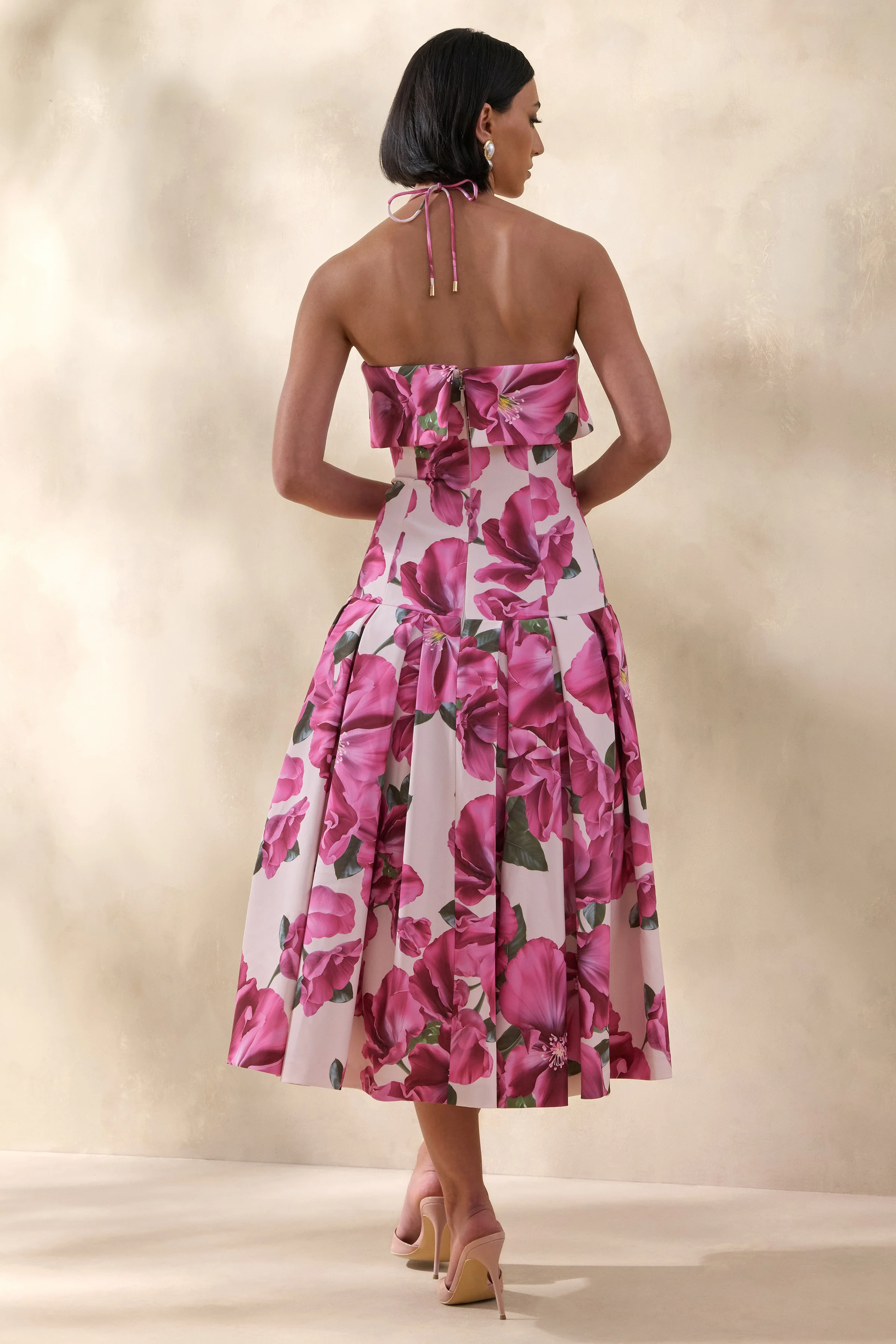 Sylina | Robe mi-longue rose hibiscus à fleurs avec encolure carrée et taille basse - Image 2