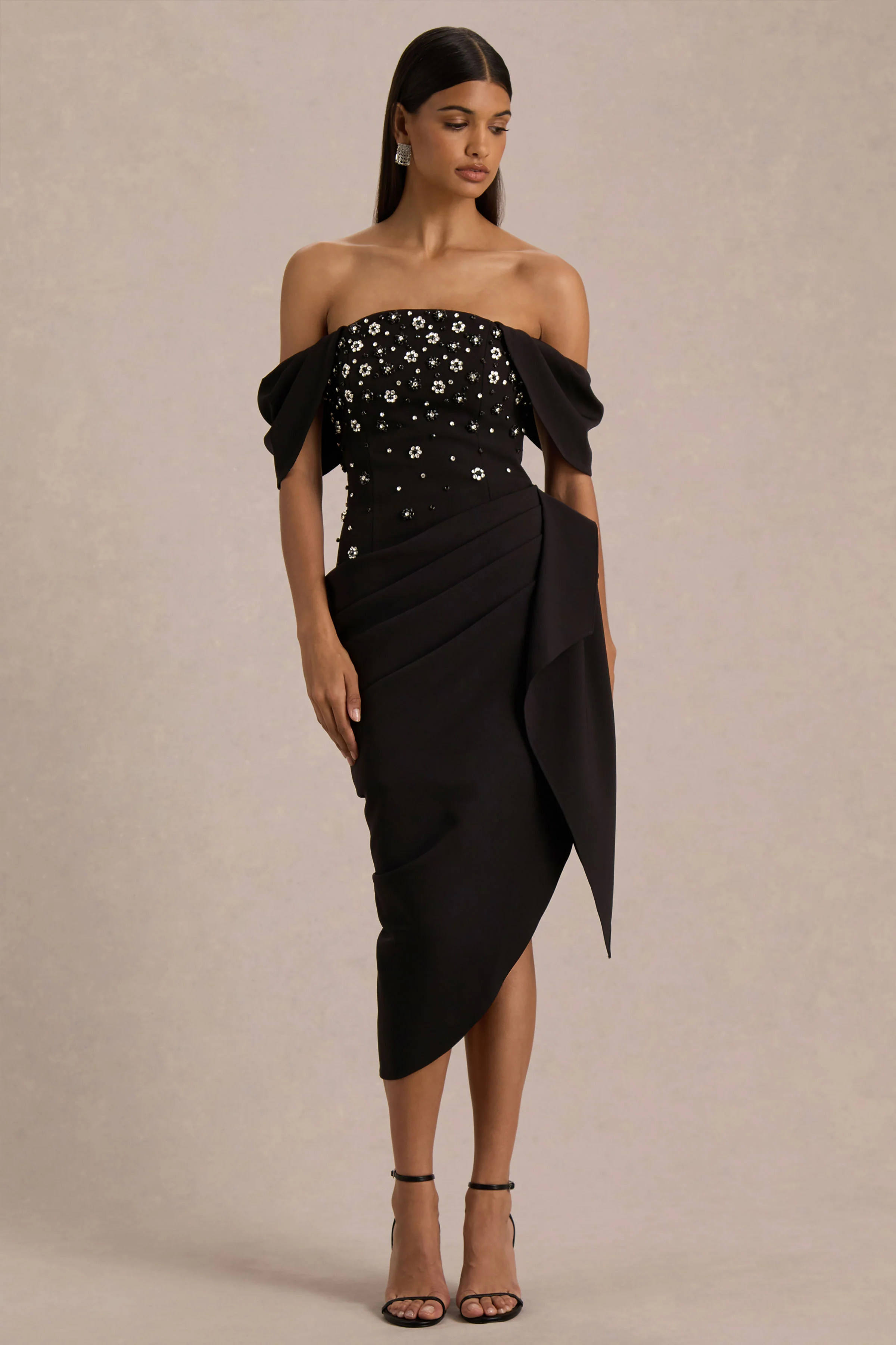 Sylvia | Robe mi-longue noire à encolure bardot ornée à la main avec jupe portefeuille drapée en satin - Image 6