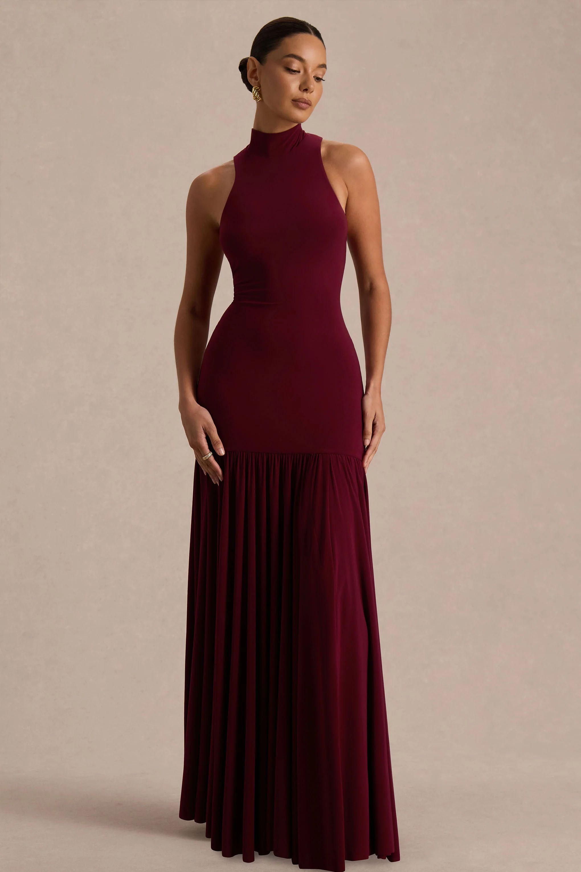 Tasmin | Robe longue bordeaux à col montant et taille basse