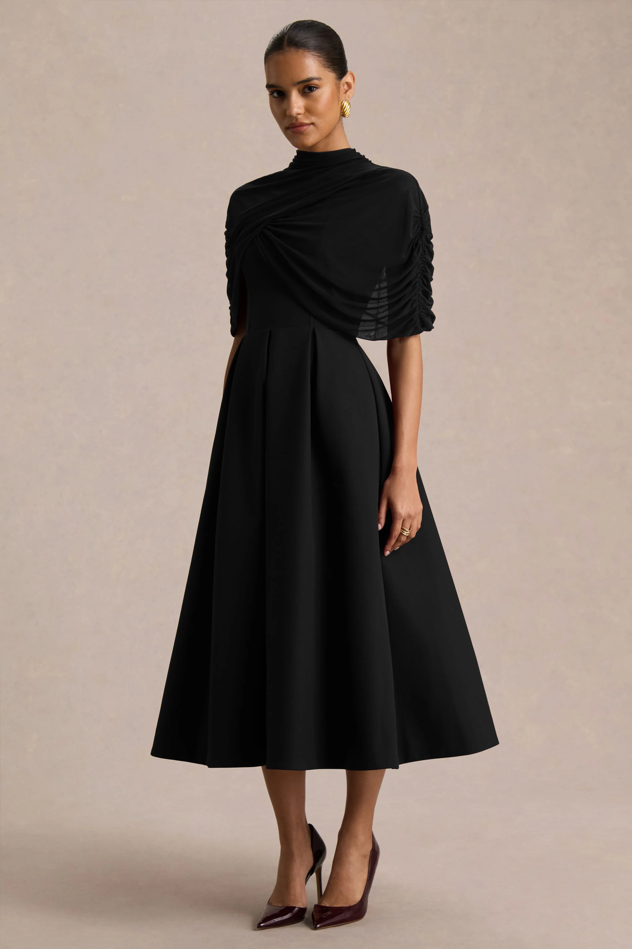 Thalia | Robe mi-longue noire à encolure haute avec cape en mesh transparent - Image 5