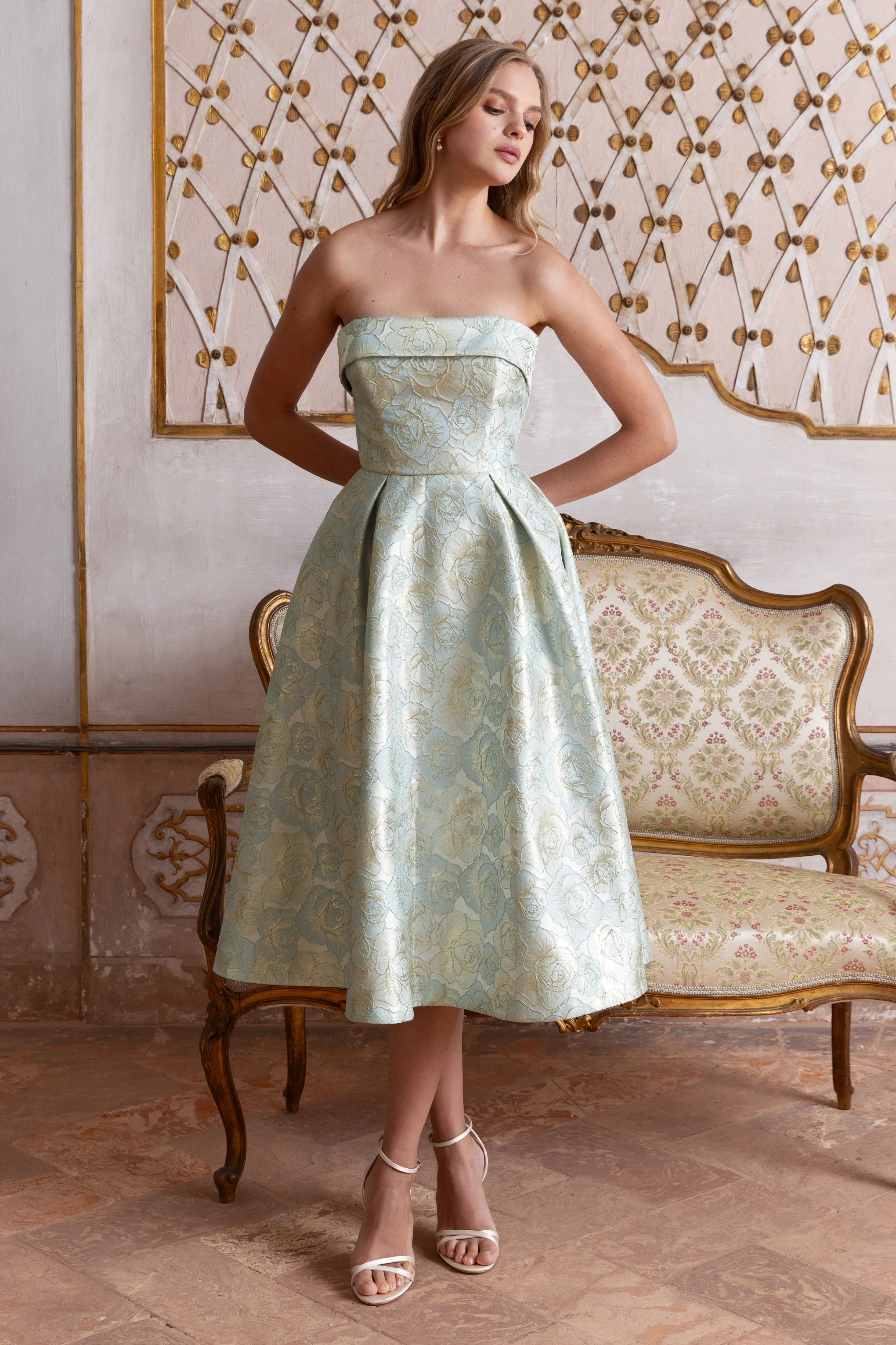Tori | Robe mi-longue patineuse bandeau en jacquard bleu poudré - Image 7
