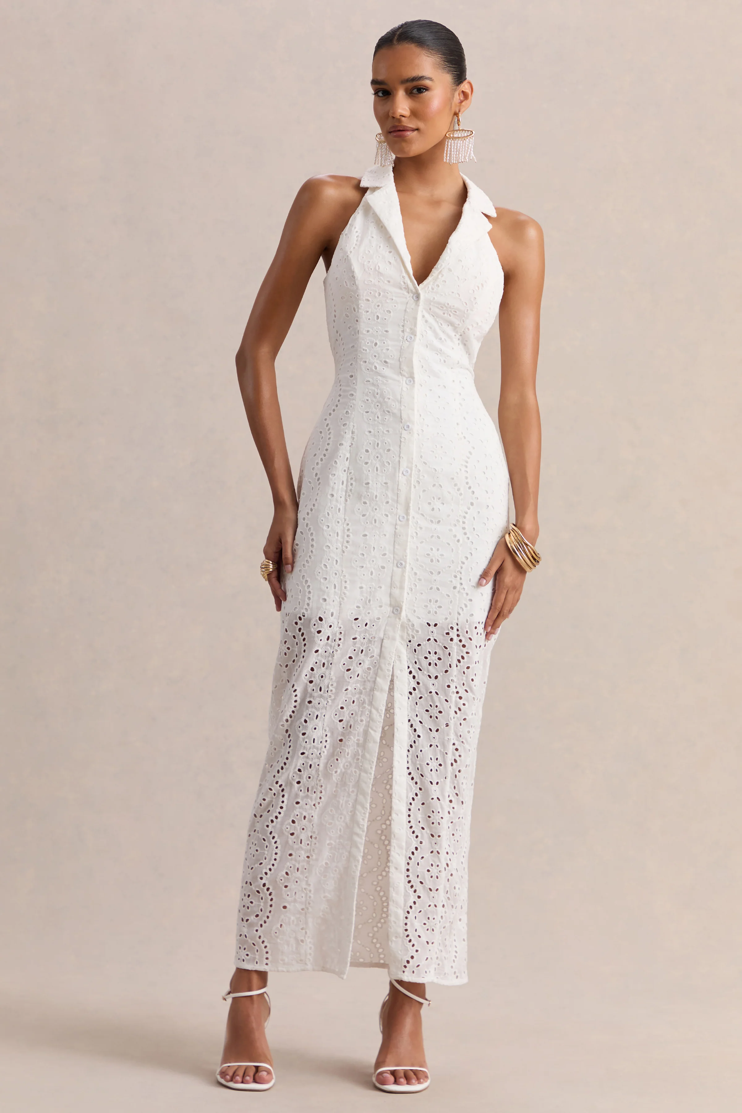 Tover | Robe longue blanche en broderie anglaise à encolure plongeante