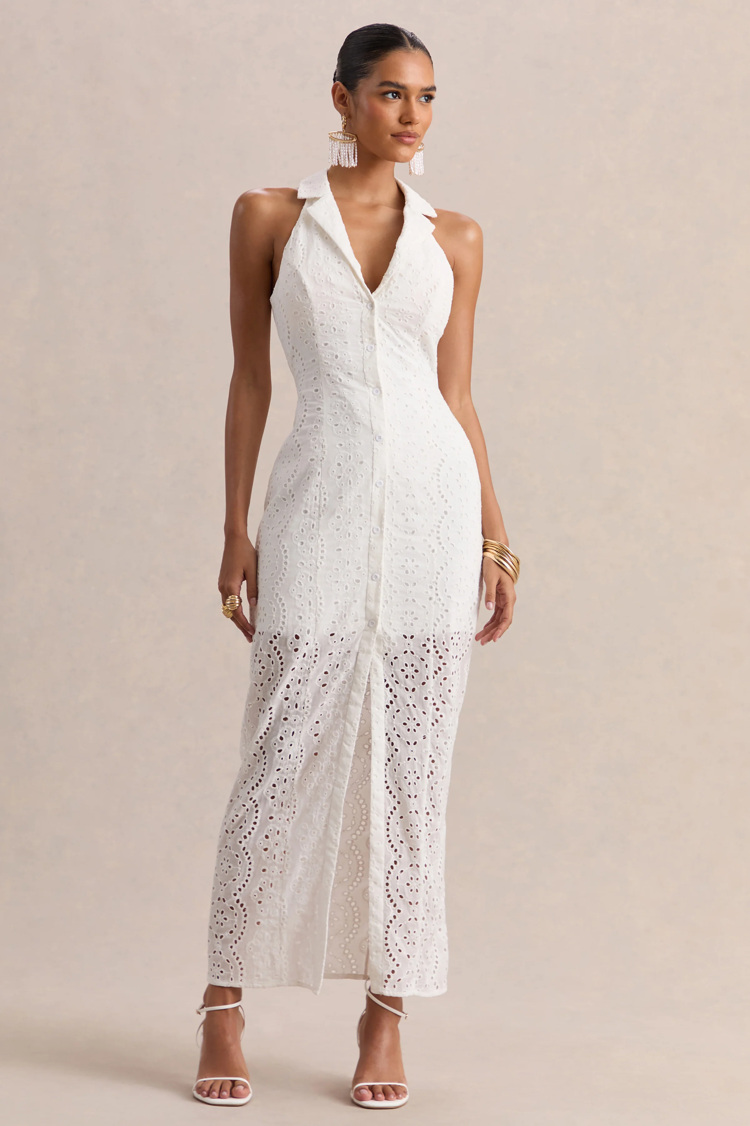 Tover | Robe longue blanche en broderie anglaise à encolure plongeante - Image 5