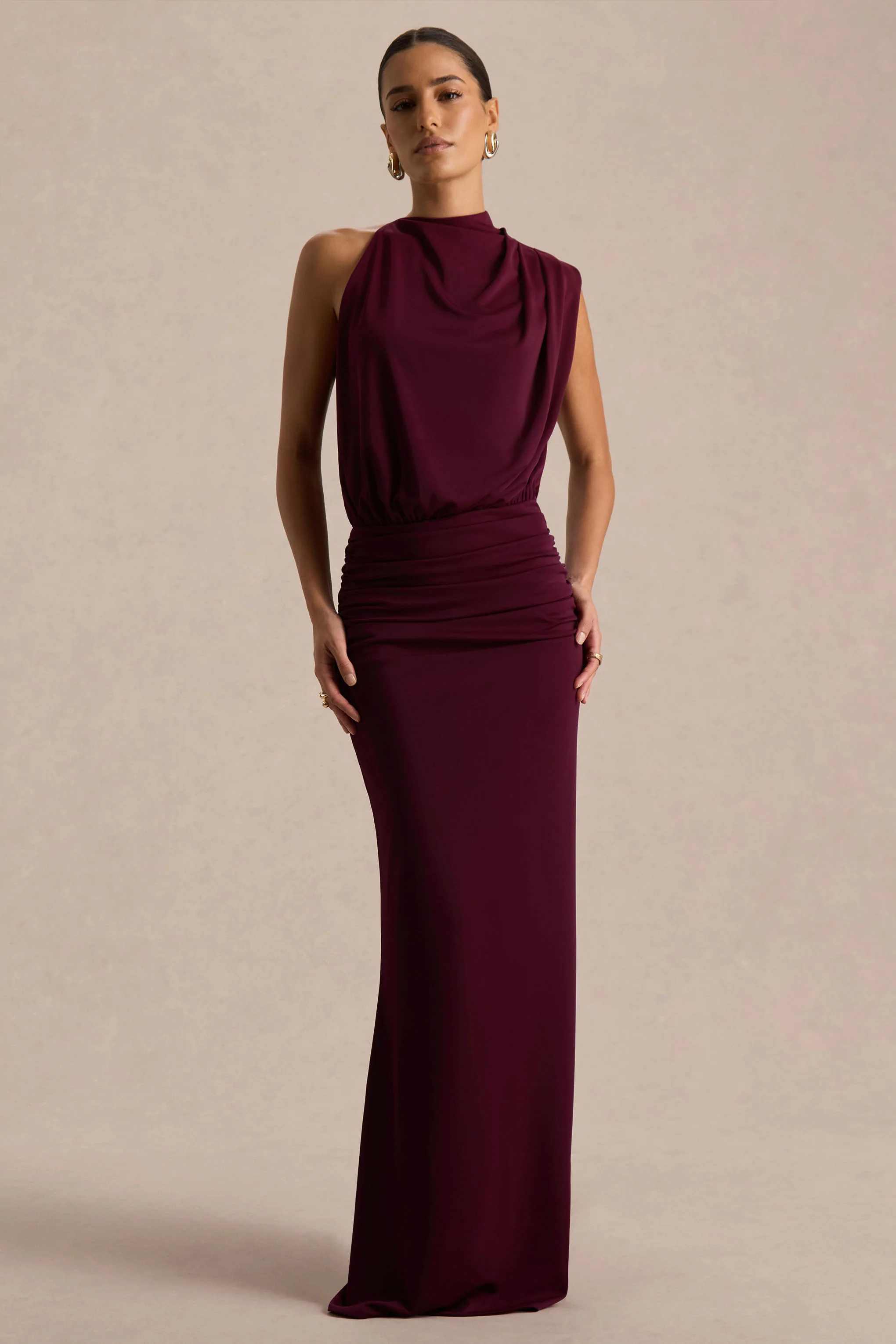 Umaira | Robe Longue Bordeaux à Col Montant