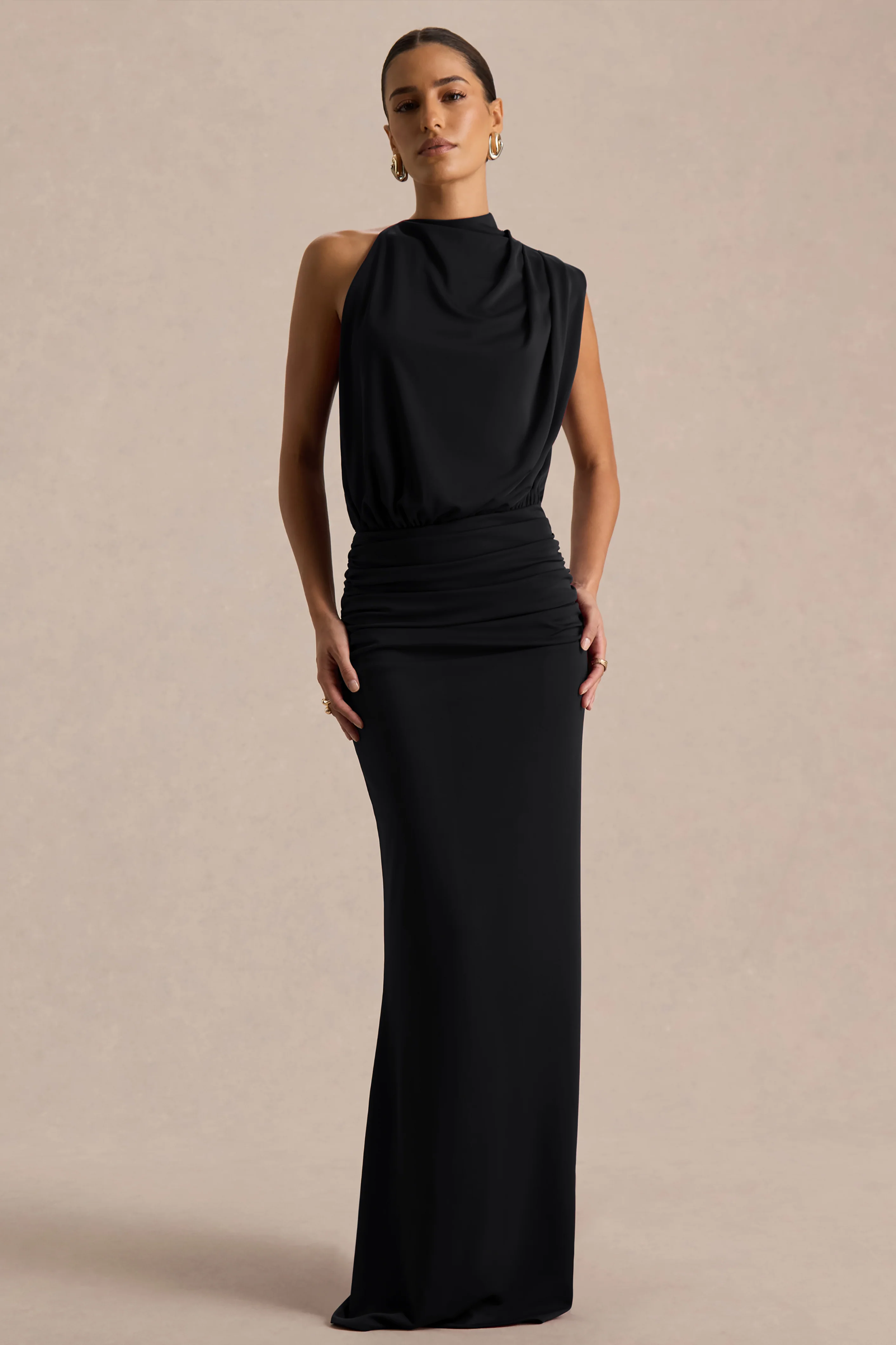 Umaira | Robe longue noire à encolure haute - Image 4