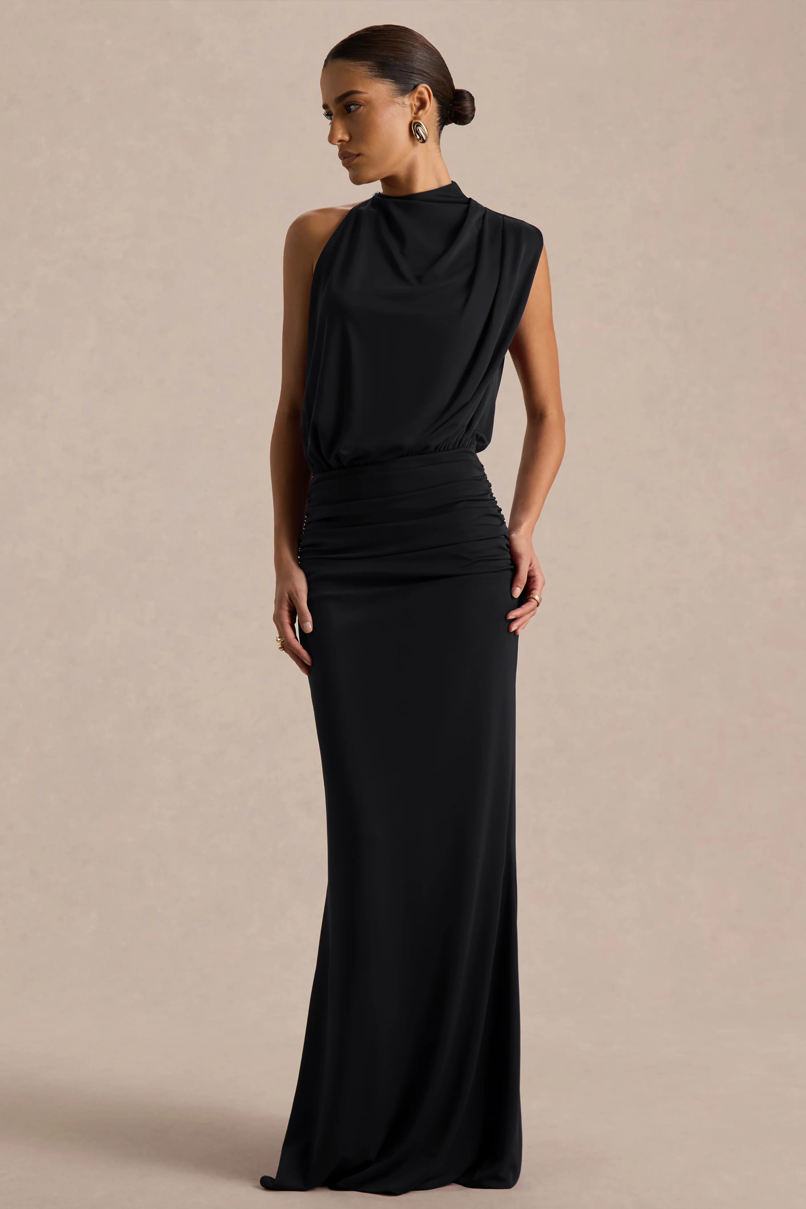 Umaira | Robe longue noire à encolure haute - Image 5