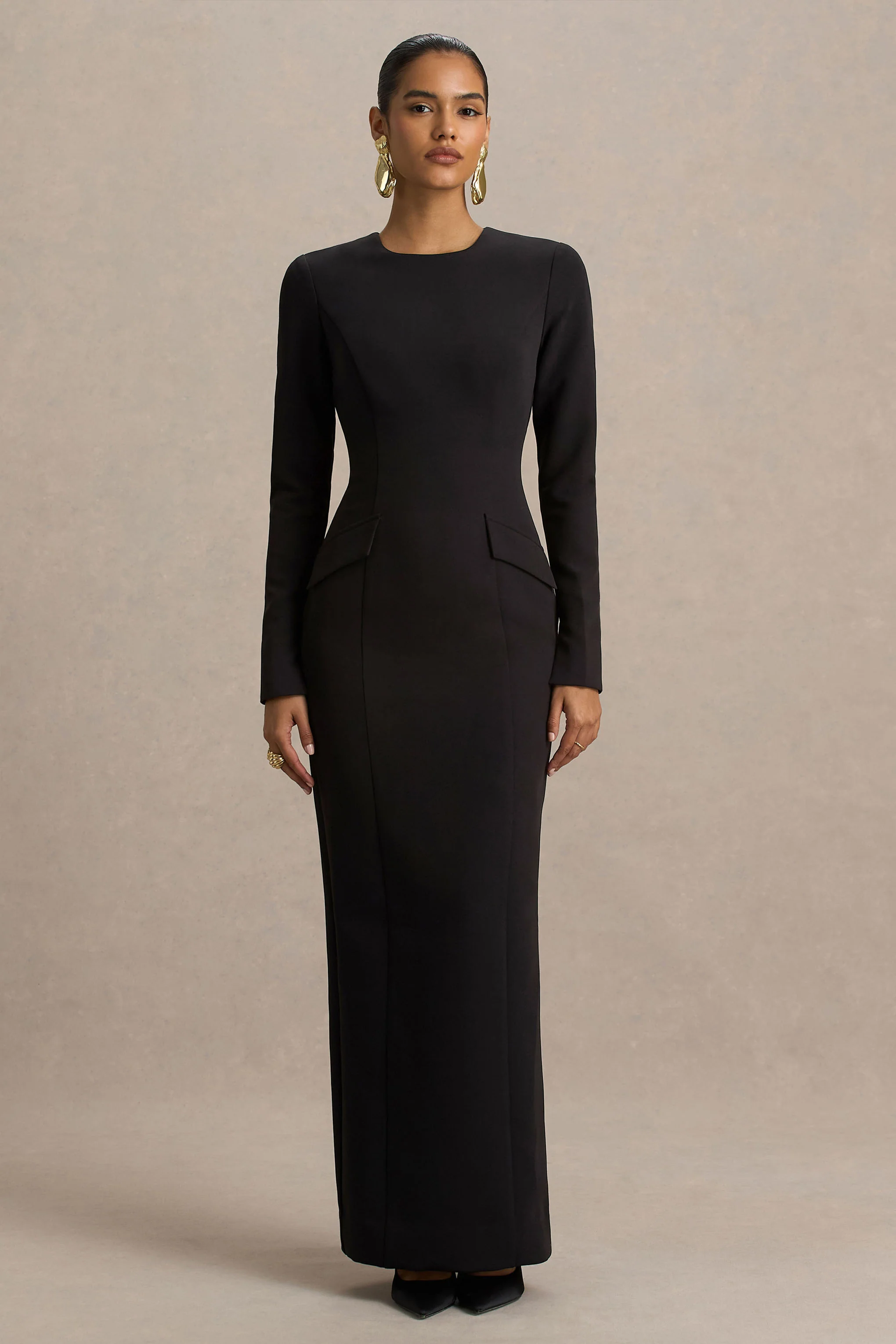 Vaila | Robe longue noire à encolure ronde