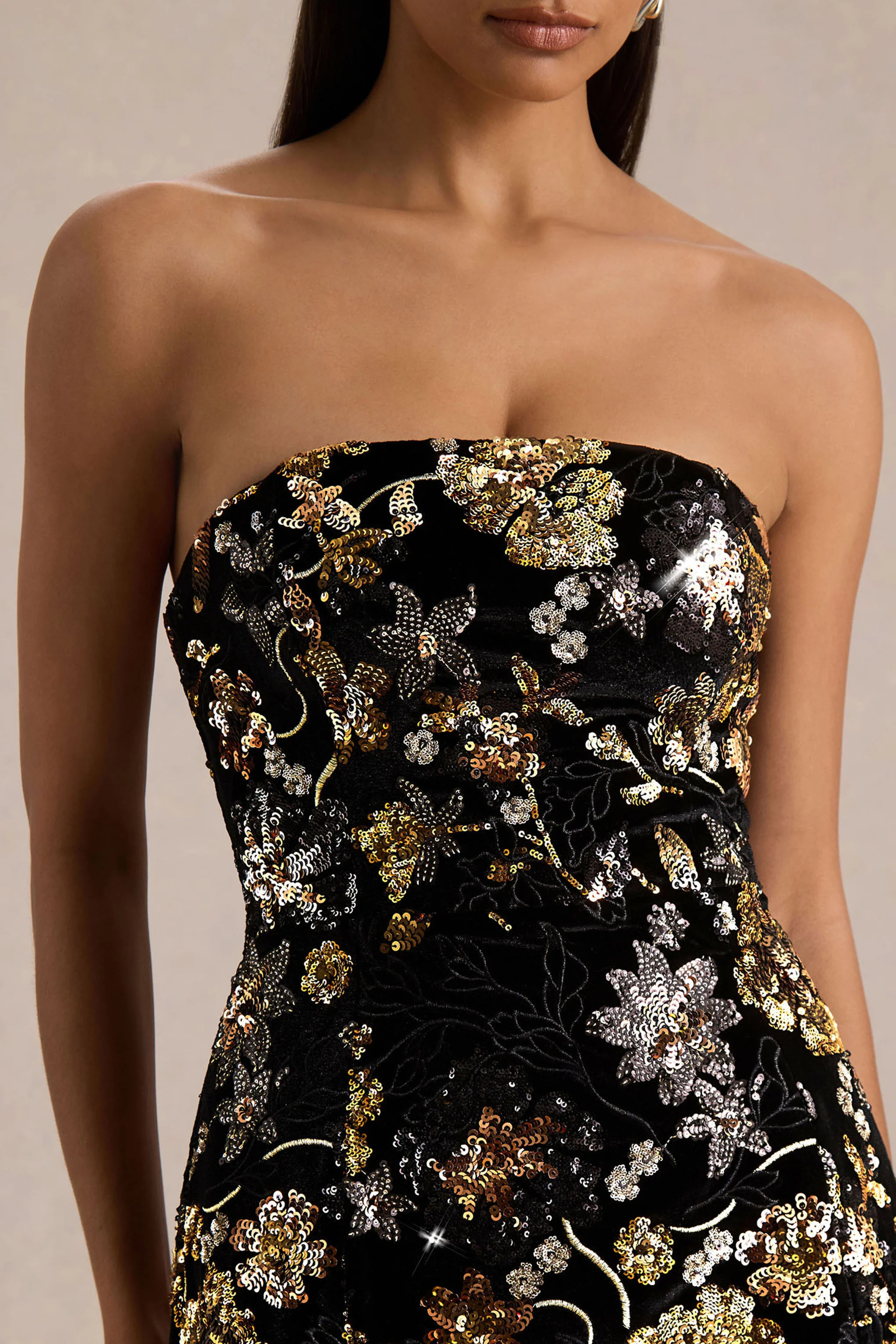 Valeri | Mini-robe en velours noir à encolure bandeau et sequins floraux bronze - Image 3