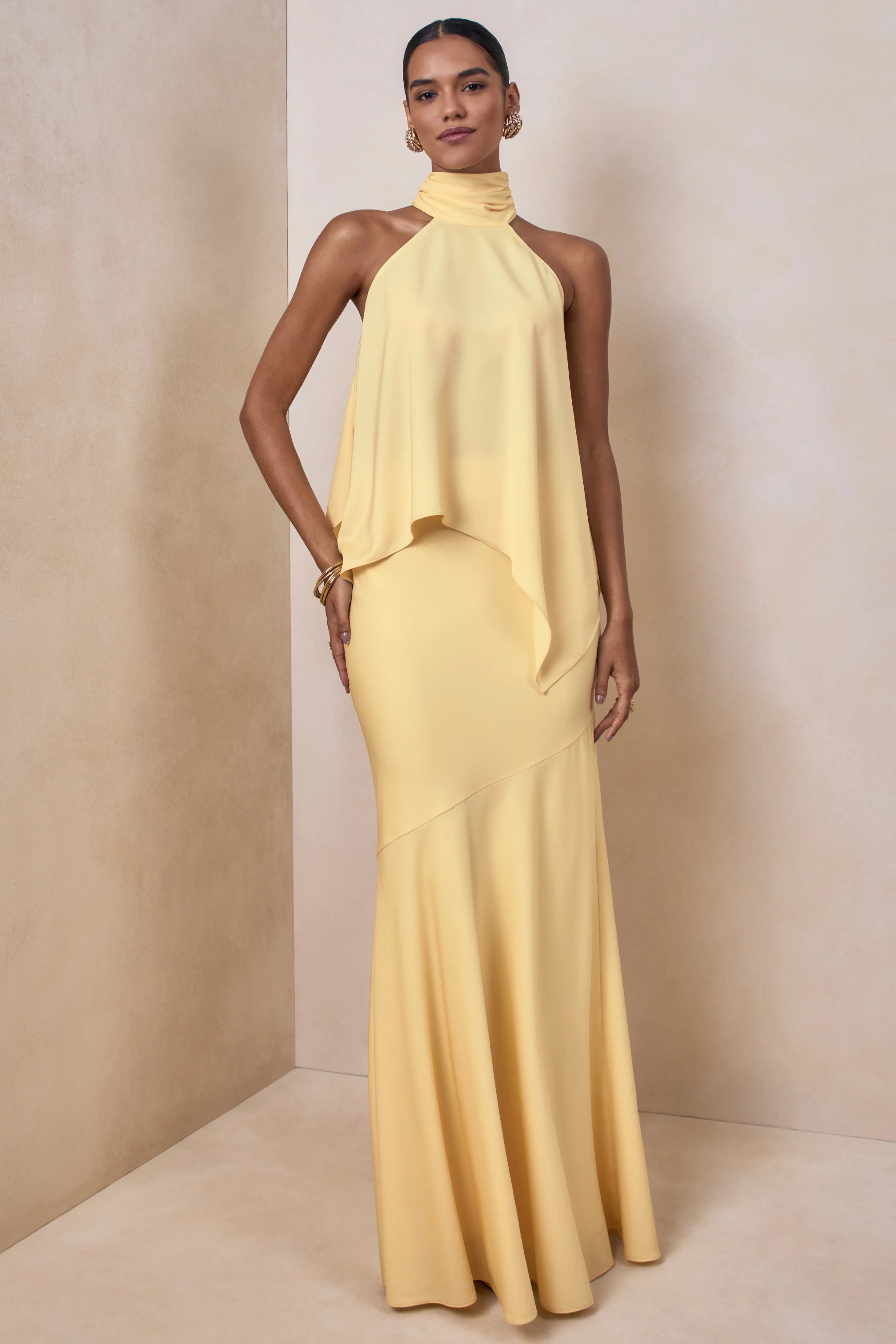 Vayla | Jupe longue asymétrique taille basse en satin mat citron - Image 2