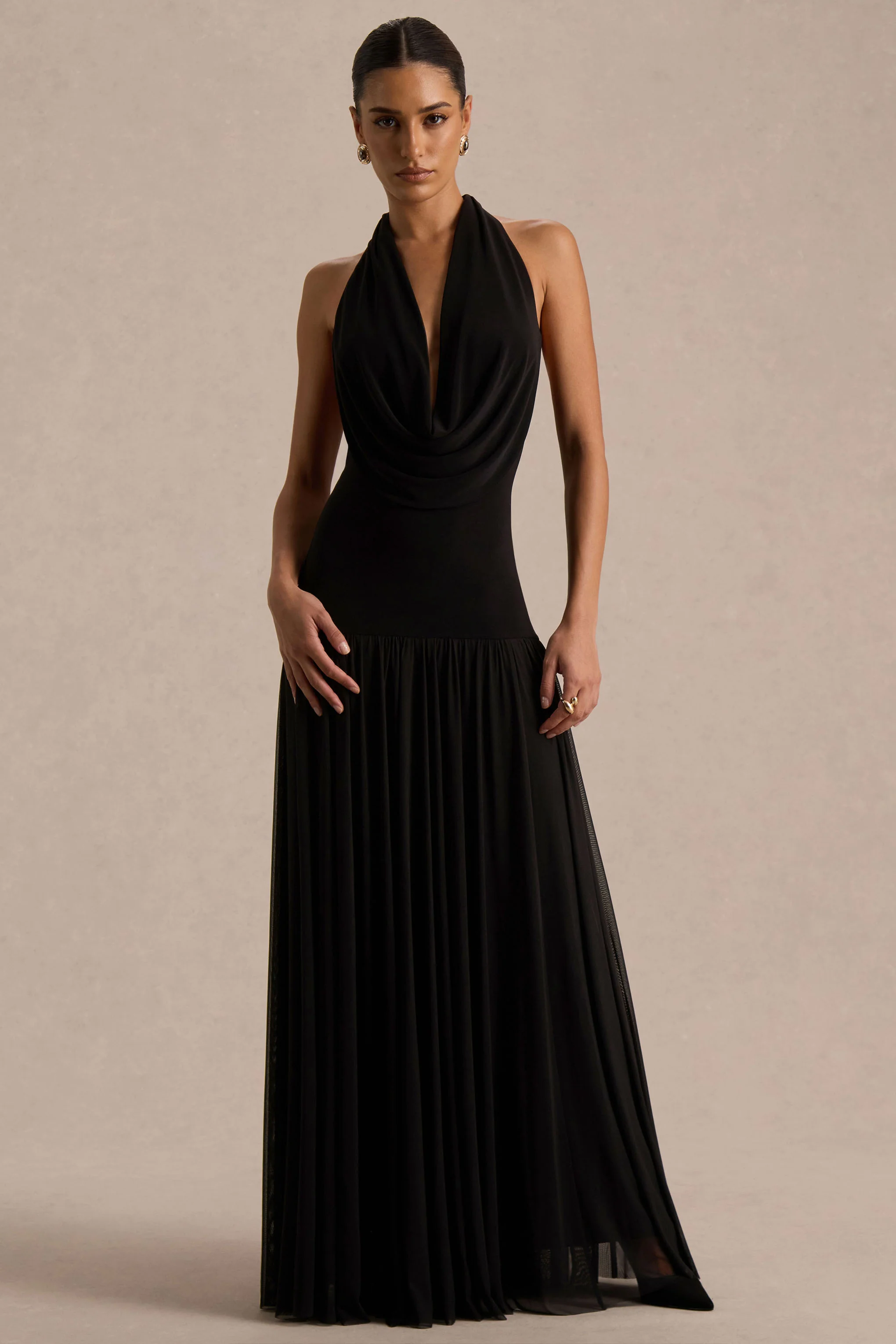 Verity | Robe longue noire à encolure drapée avec jupe transparente