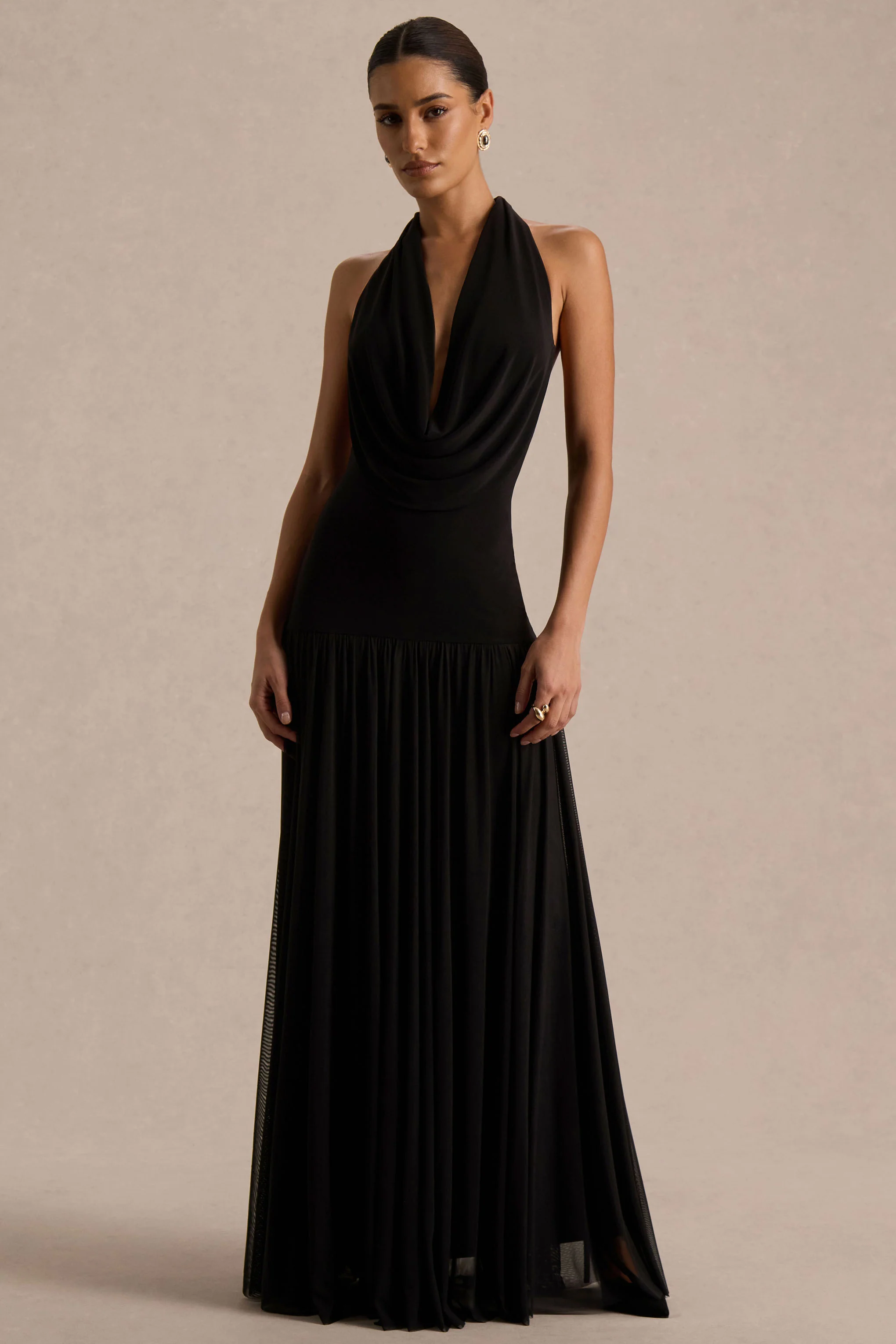 Verity | Robe longue noire à encolure drapée avec jupe transparente - Image 5