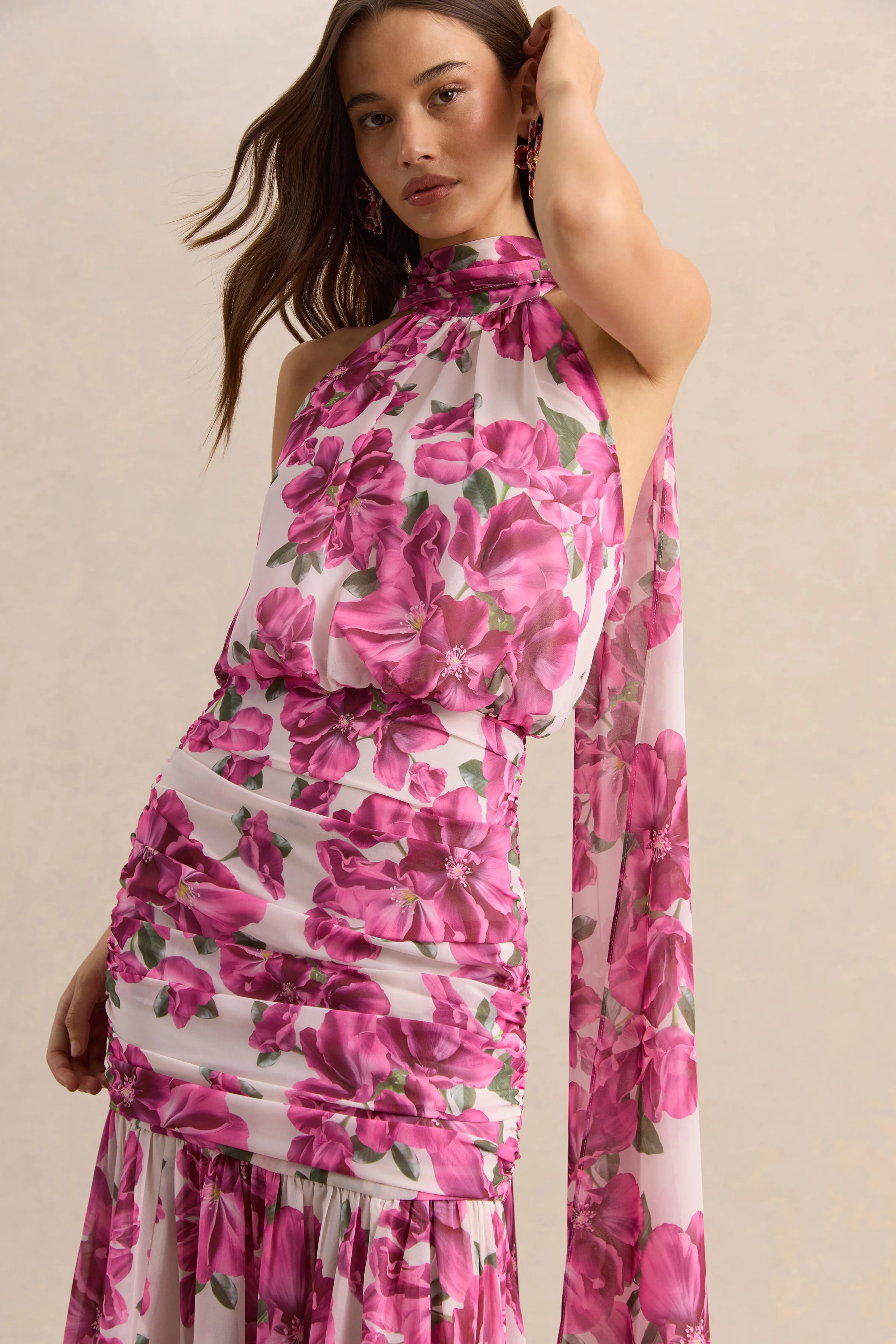Veronique | Robe longue dos-nu à imprimé floral hibiscus rose - Image 3