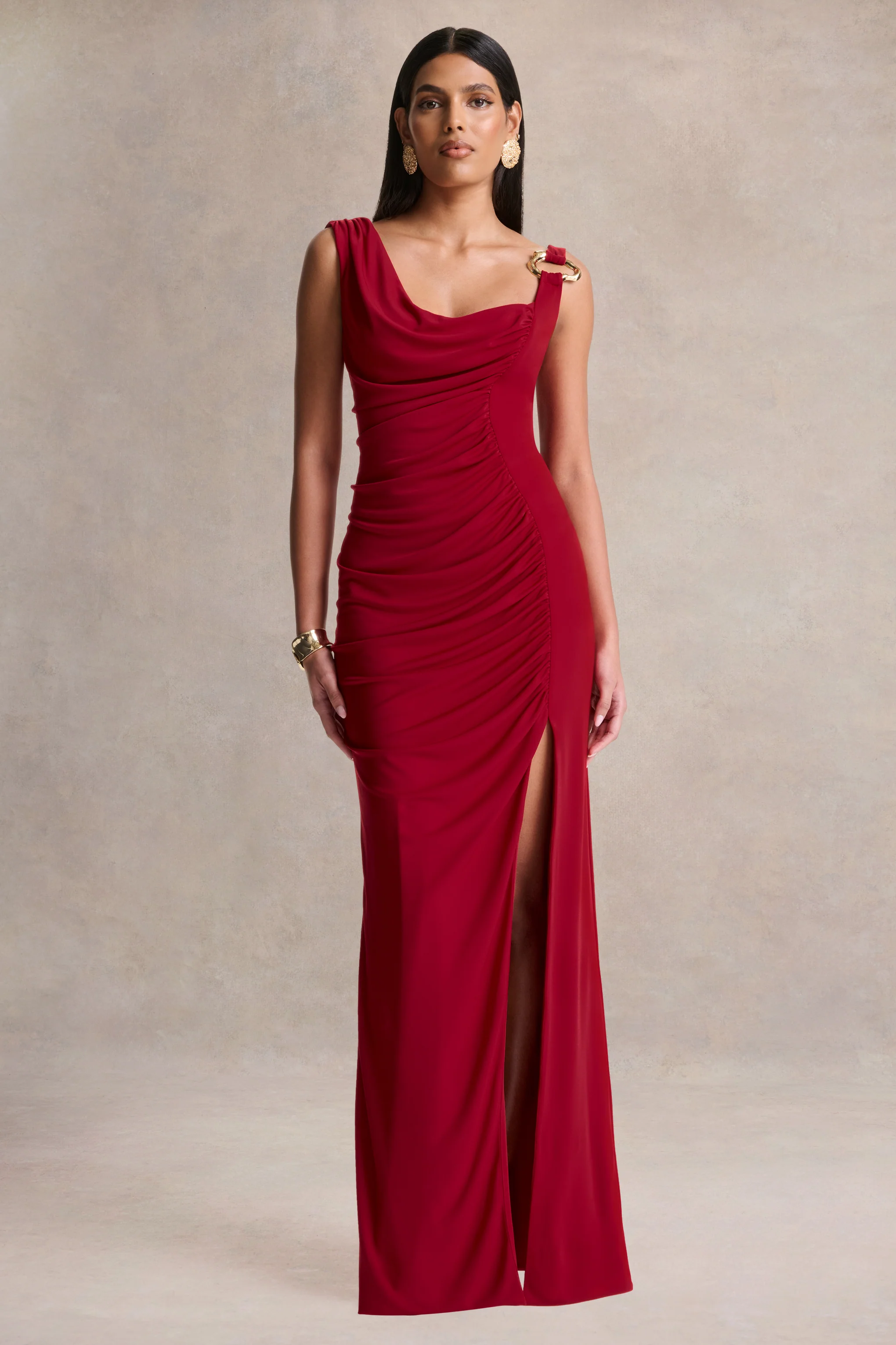 Vesperelle | Robe longue rouge à encolure arrondie avec détails froncés - Image 4