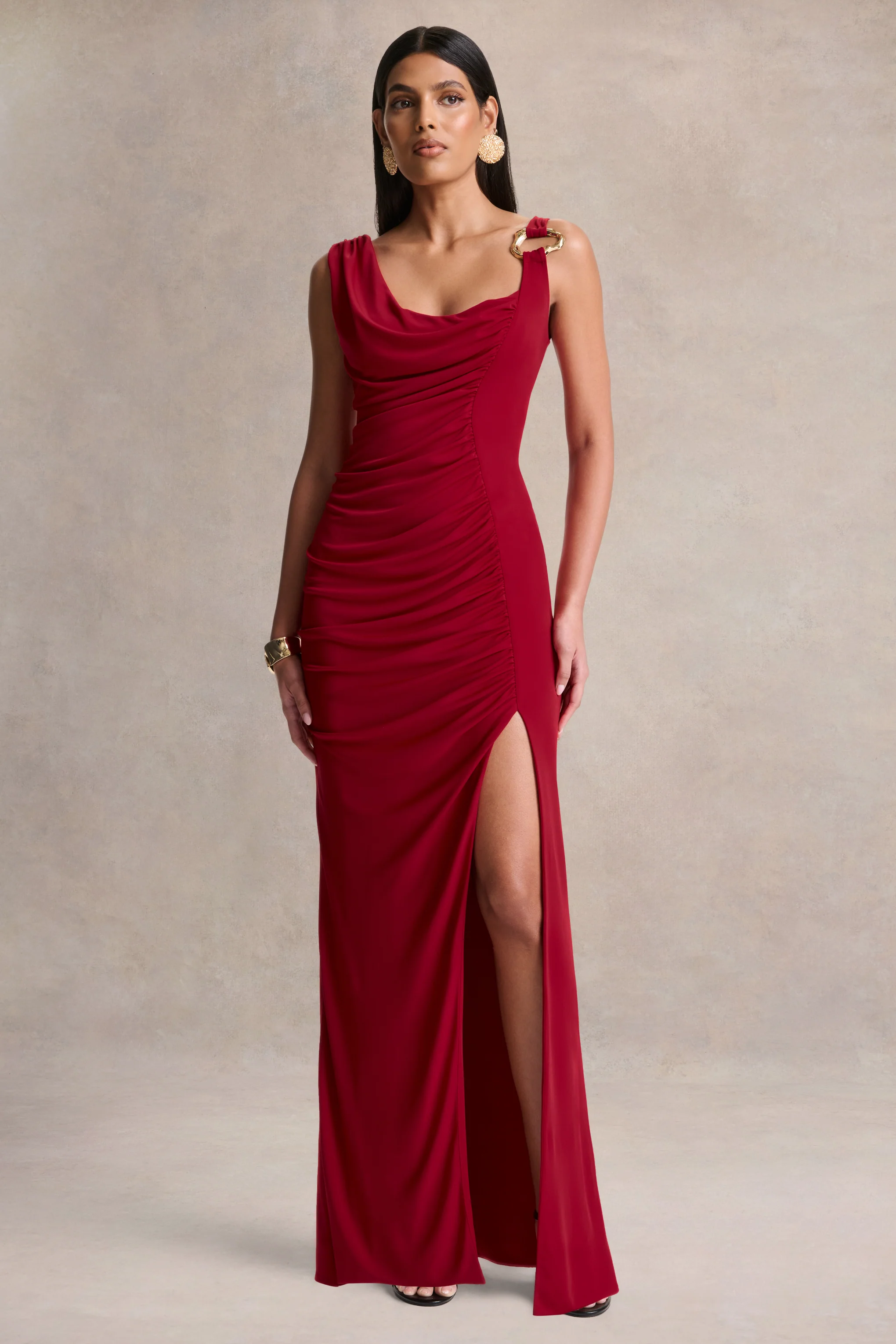 Vesperelle | Robe longue rouge à encolure arrondie avec détails froncés - Image 5