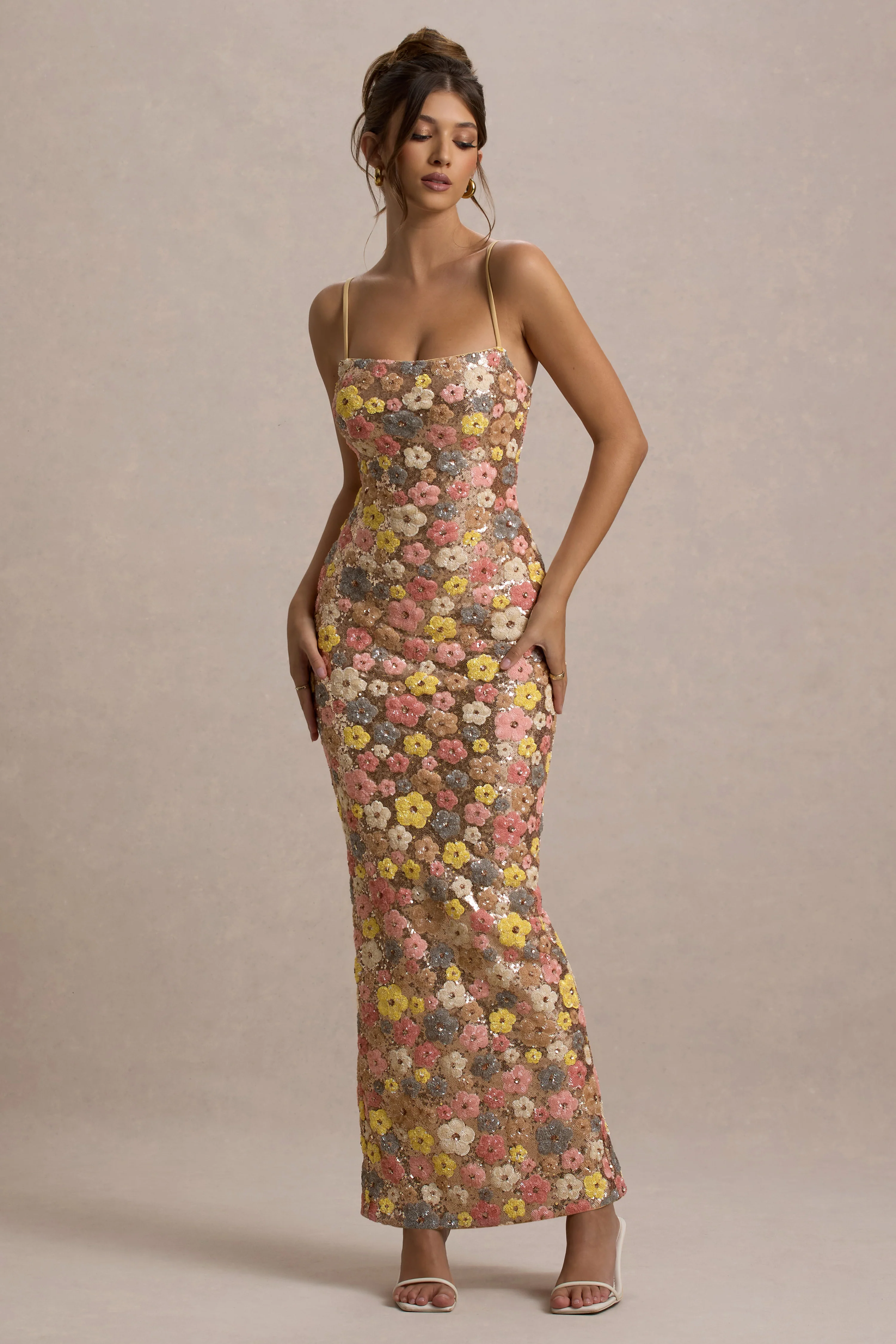 Vitora | Robe longue à encolure carrée à sequins et imprimé floral pastel - Image 4
