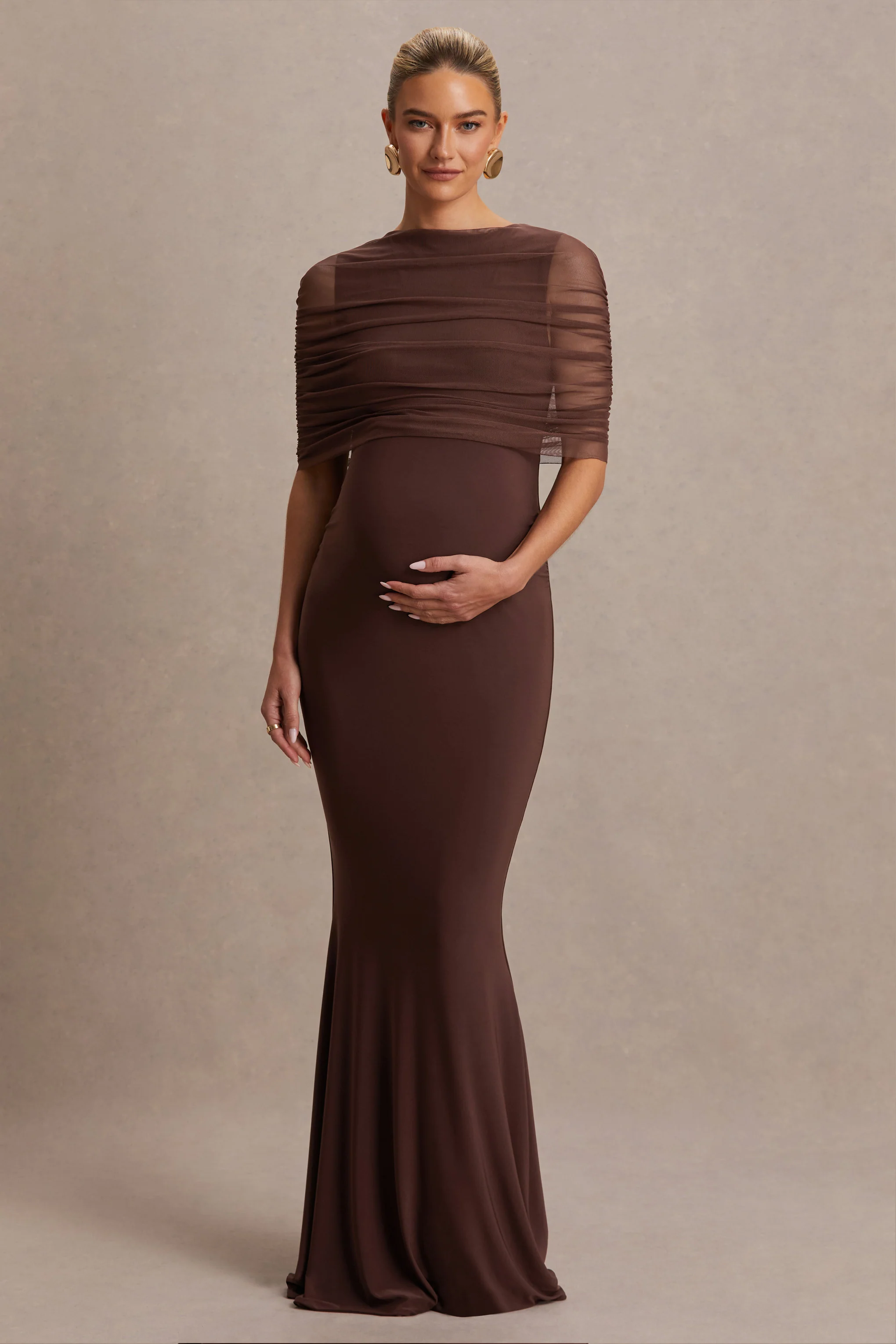 Zaria | Robe longue de maternité marron à encolure ras-du-cou avec cape superposée - Image 4