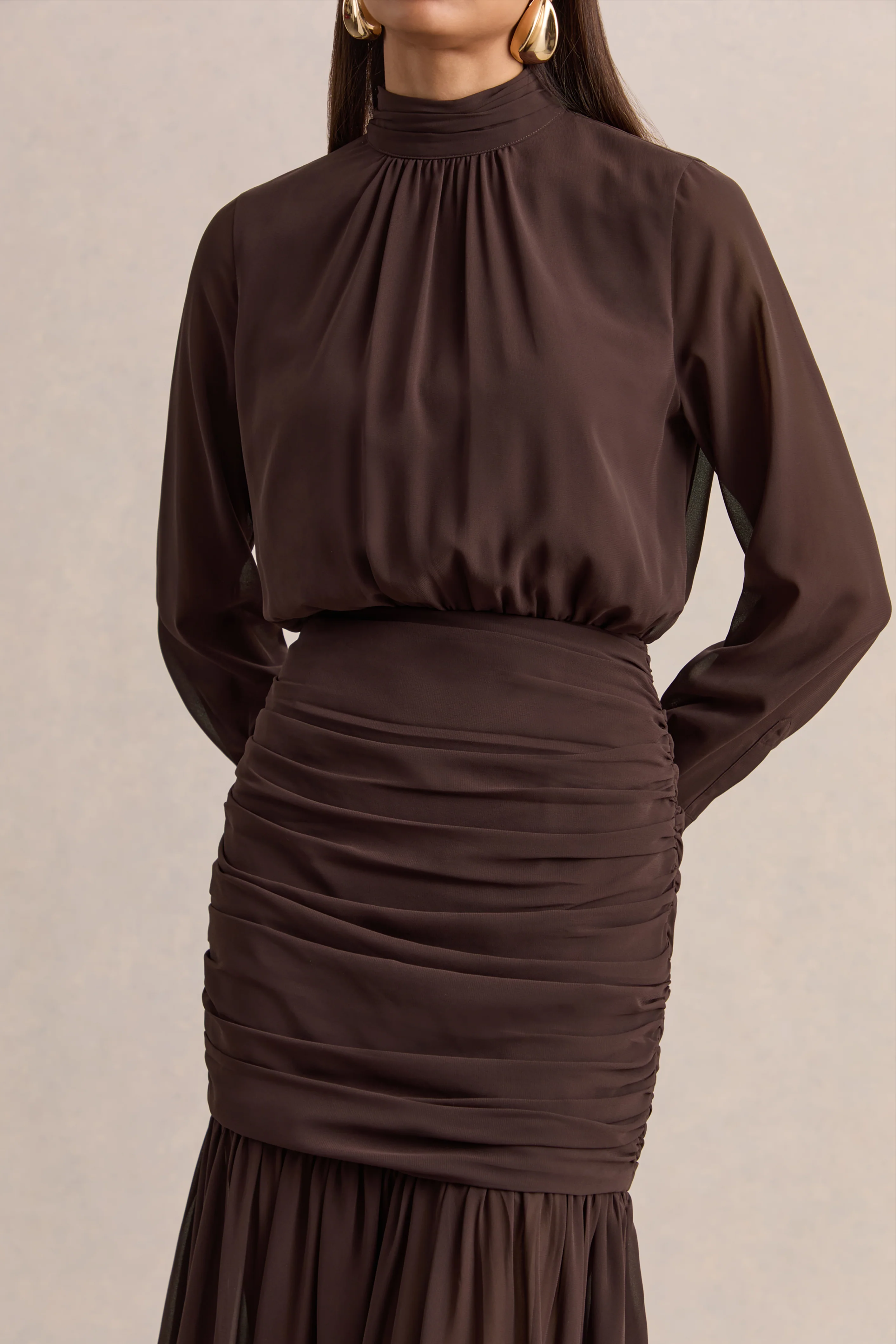 Zella | Robe longue marron à encolure montante avec jupe transparente - Image 6