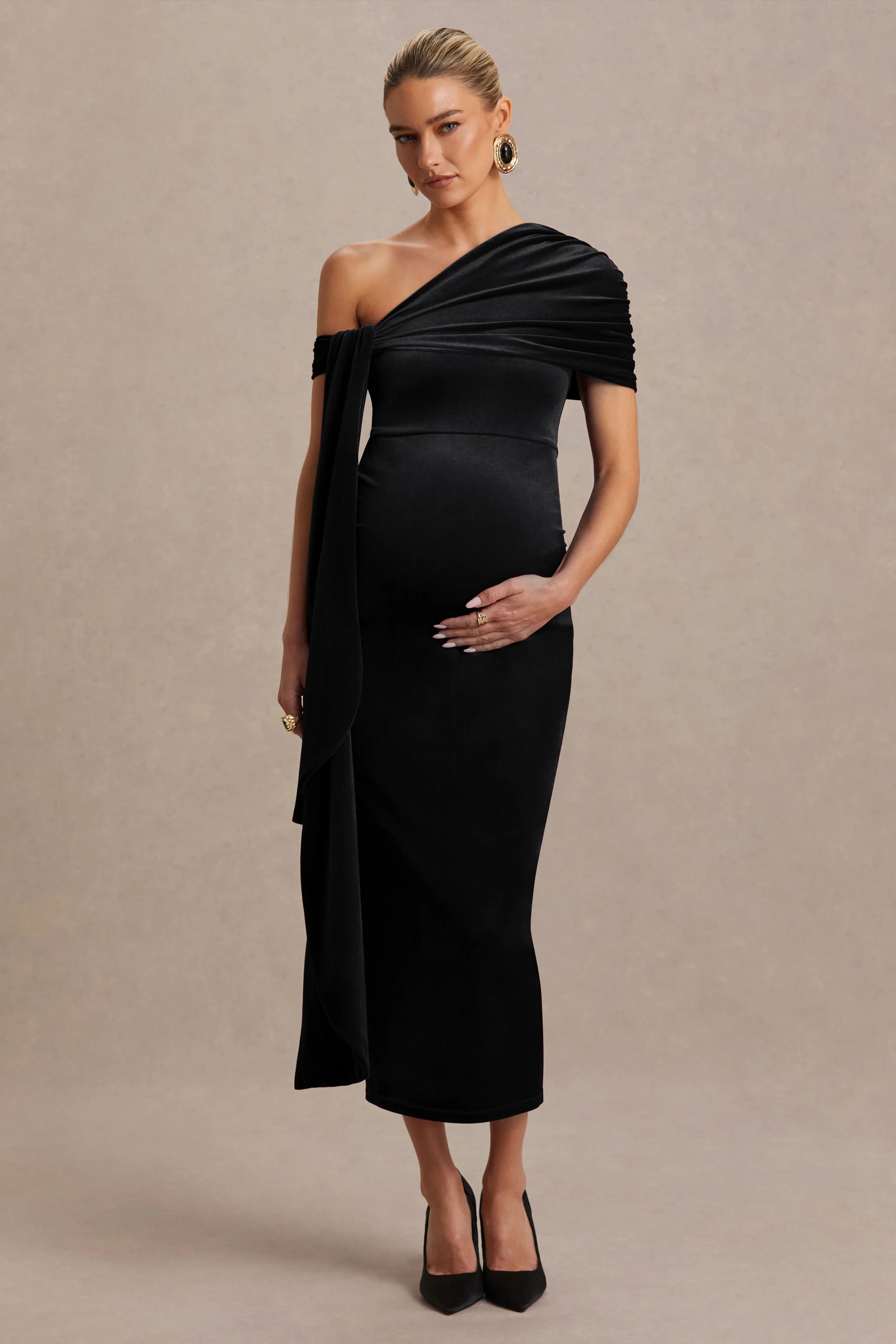 Zena | Robe mi-longue de maternité en velours noir à encolure asymétrique avec détail noué et ceinture - Image 5