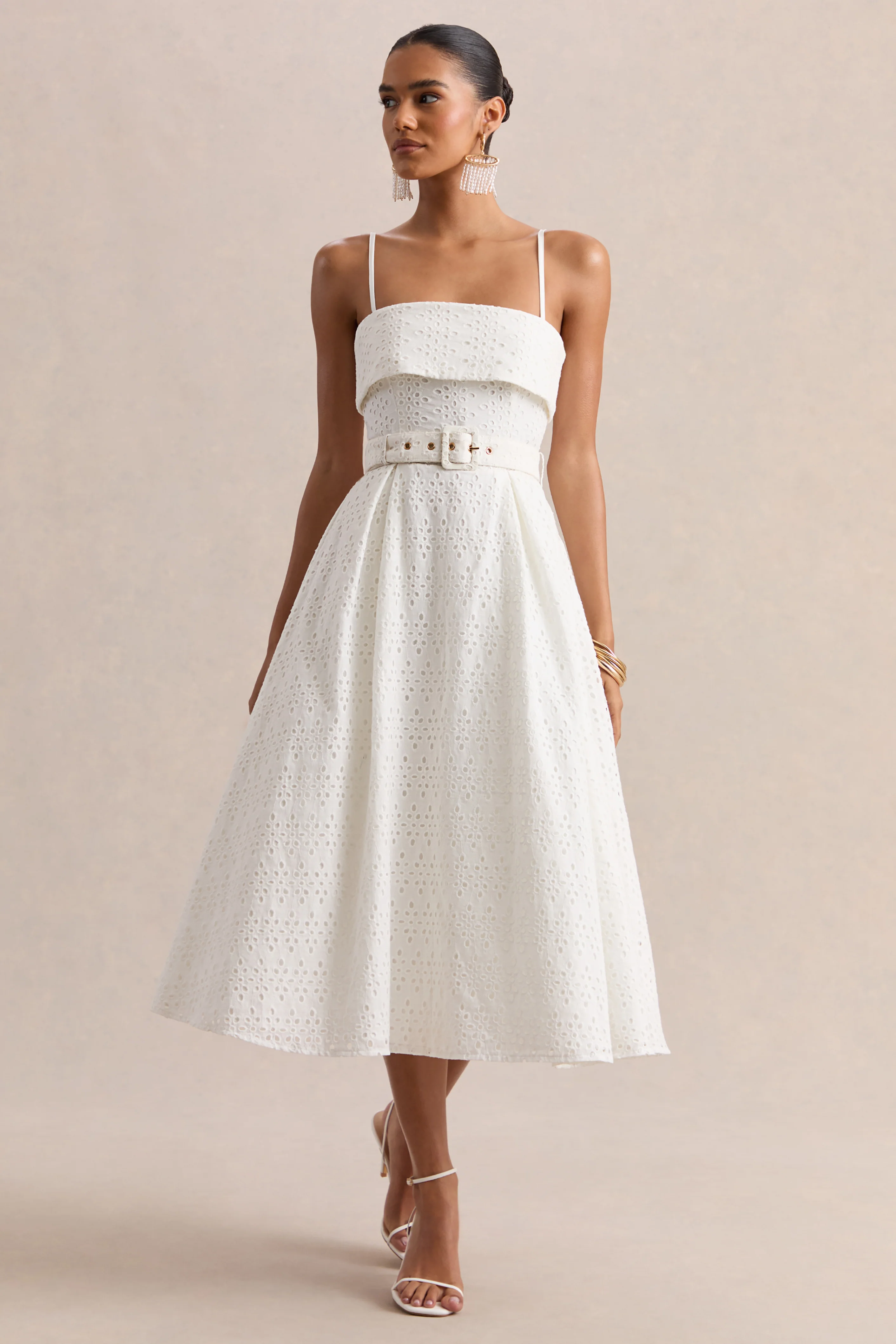 Zoeva | Robe mi-longue en broderie crème à décolleté carré et taille ceinturée - Image 4